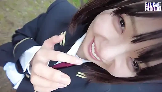 Rail-neckendes rendezvous mit einer kurz geschnittenen süße, die jeden warmen tropfen ausspioniert teil.2