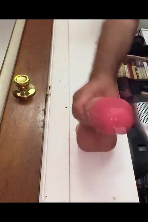 Igra se s ogromnim dildima