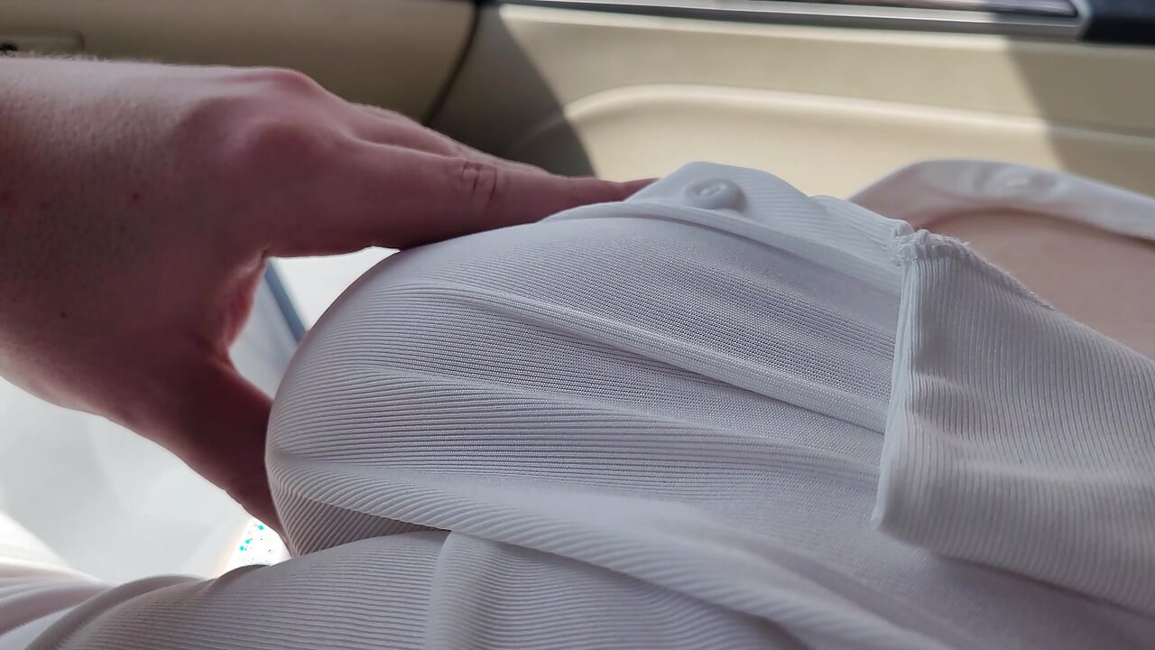 Klej ke bad ht bare stan vali sundar beb ko kar men koee bra nahin chhoona 18+