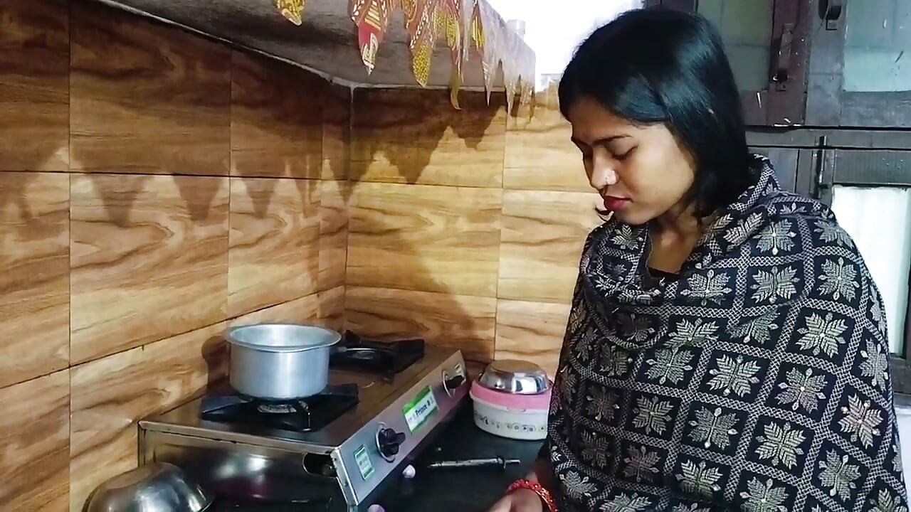Wunderschöne sexy Rina Bhabi wird hart von ihrem Stiefvater gefickt
