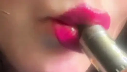 Курящая горячая, розовые соблазнительные губы и Bliss с парами в замедленной съемке