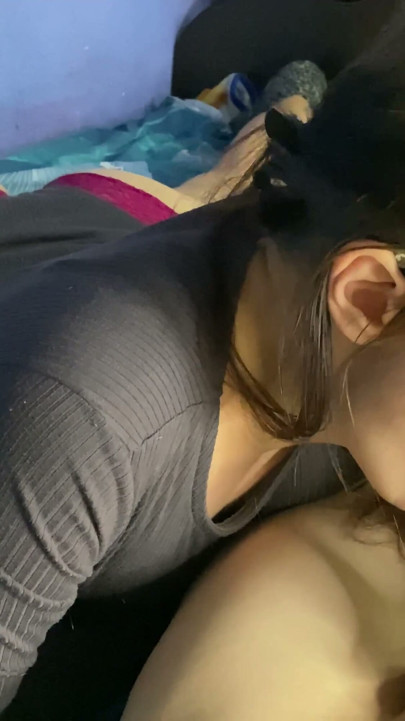 Blowjob Indian dari seorang cantik KittyElfia | Klip 1