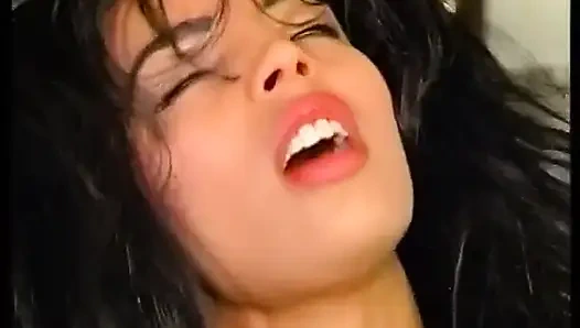 Грязные лесбиянки развлекаются с секс-игрушками