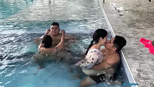 Pertukaran peran panas seks pesta