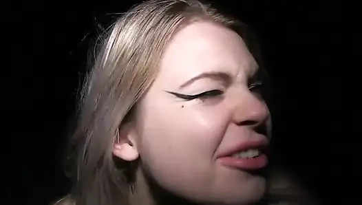 Pelacur bukkake di hutan umum