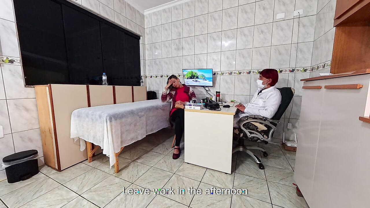 Dokter bilang bahwa seks anal dan menggunakan plug akan bagus untukku.