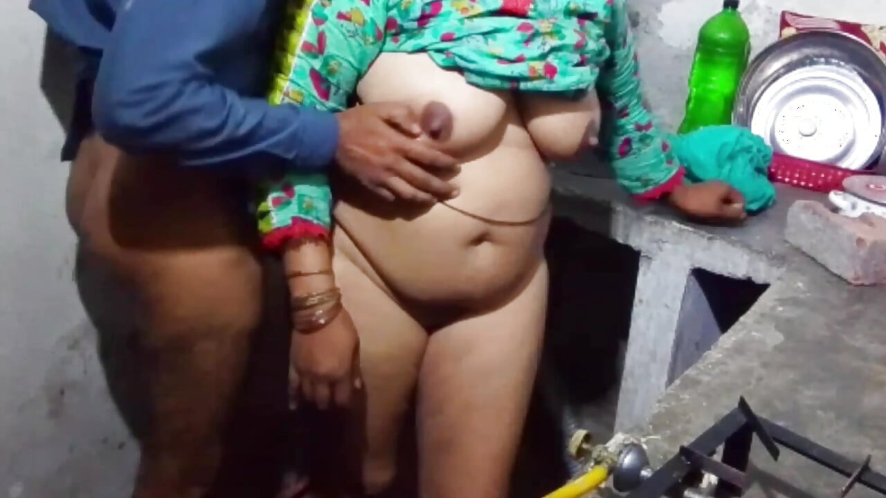 Homemade Sex with Amateur Wife Riding Cock and Doggystyle Creampie. Big Booty MILF