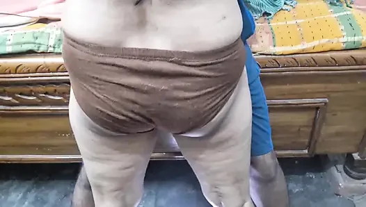 Die heißeste ehefrau mit sexy typen gefickt, tiefe kehlen blowjob und in doggystyle-position gefickt