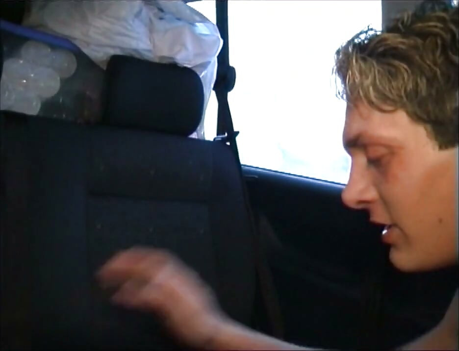 Anaal trio in de auto