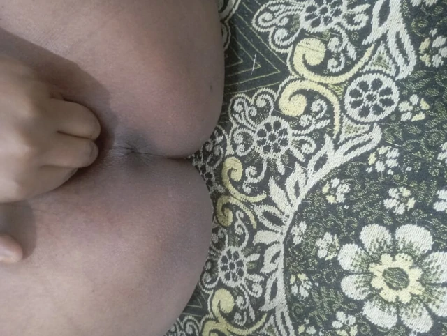 Period aane per Pati ne mana kar diya to bhabhi ne apni chut ki pyas ungali se bujhai