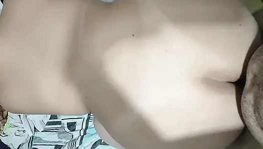 Tombul tombul pawg ilk büyük yarakla sikişiyor