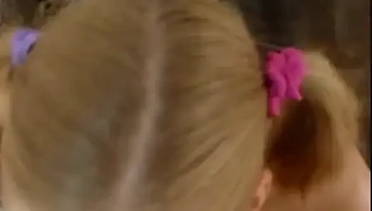 Büyük sert yarağıma tükür, genç sürtük. Ağzını doldurup içine boşalmak istiyorum