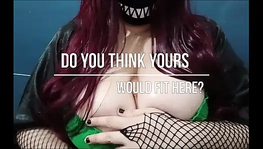 Büyük memeli ateşli evli kadın hentai izlerken büyük zenci yarağı dildoyla oynuyor