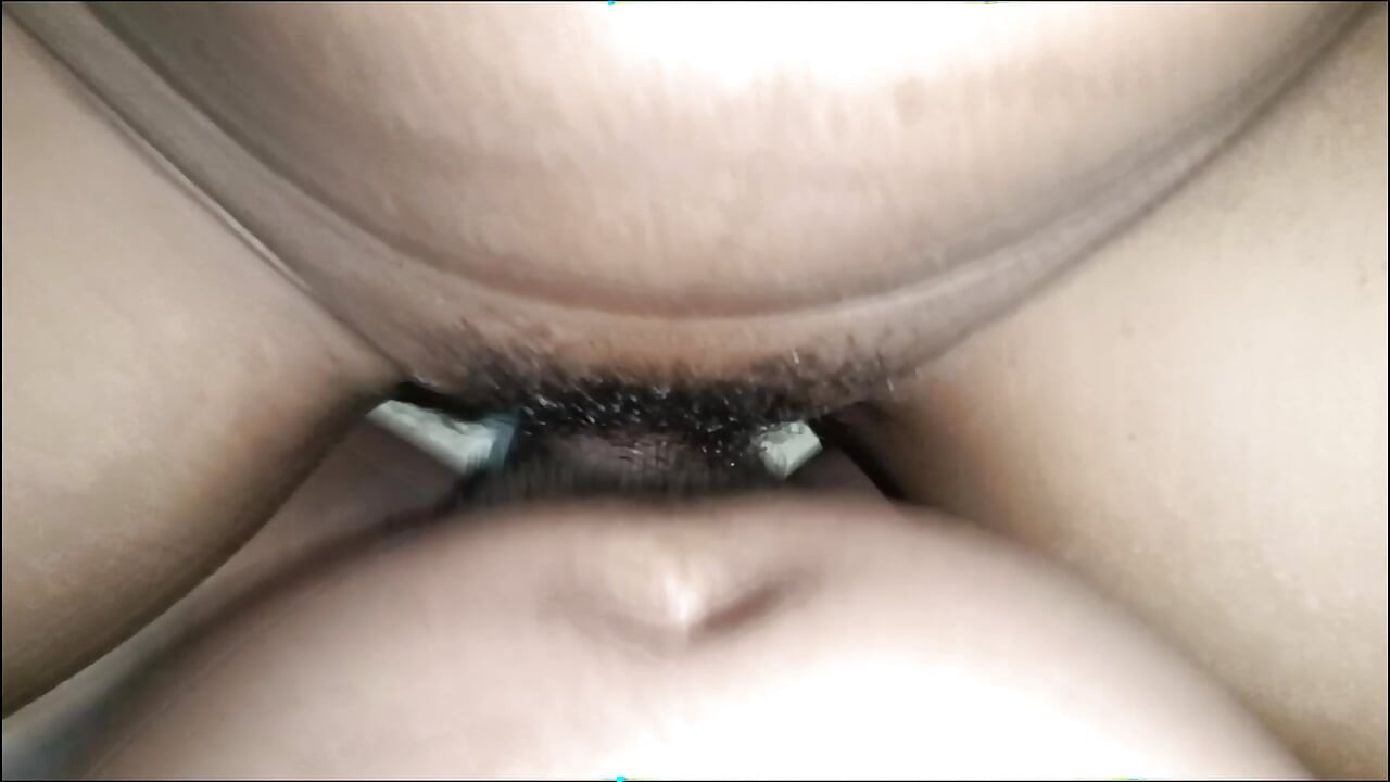 Indisch Desi-meisje wordt haar vriendje geneukt
