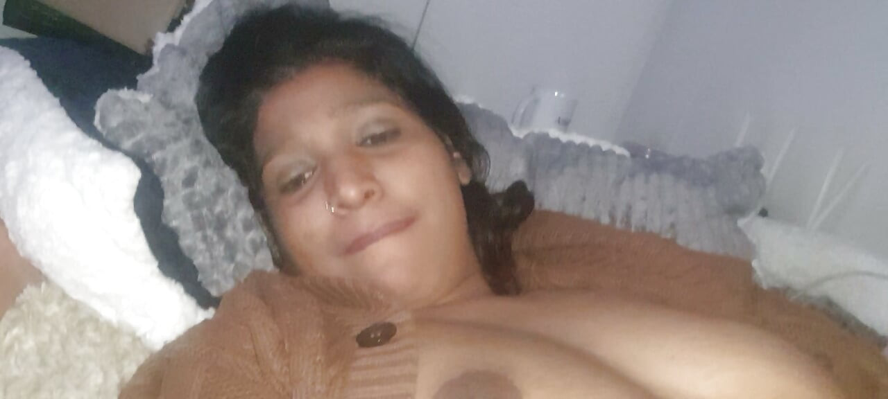Busty Indian MILF loves her cock and squirts