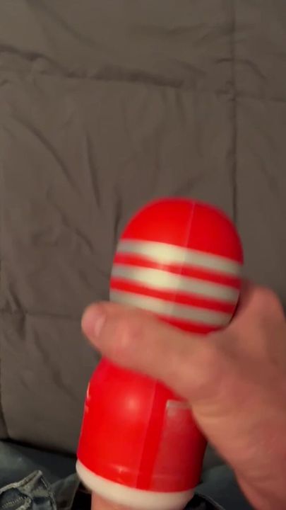 A quick Tenga cumshot