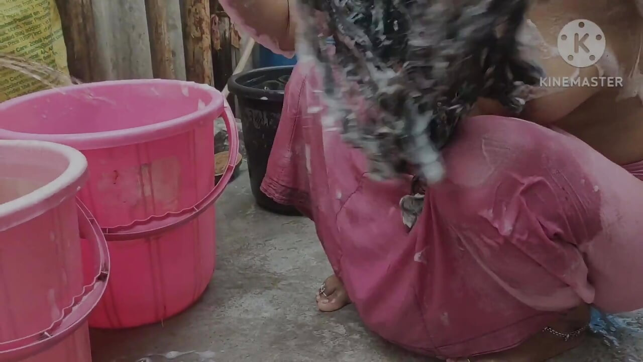 Hard Working Bhabhi