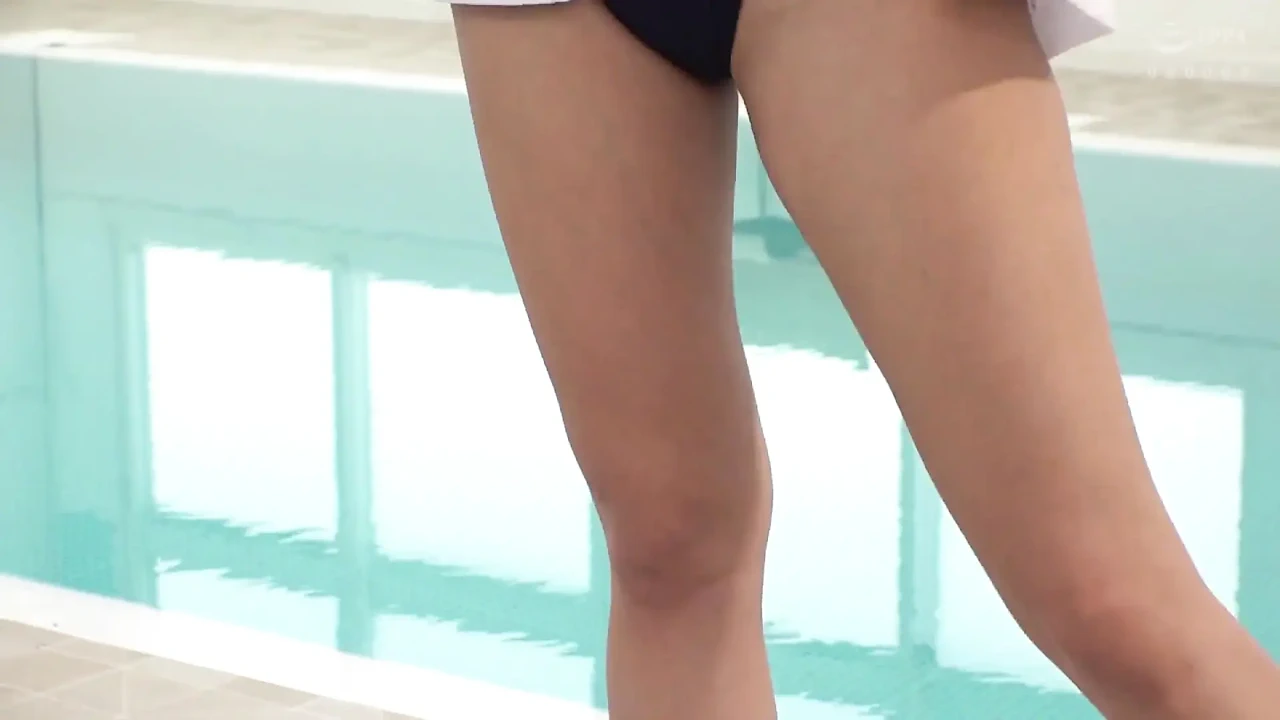 Huấn luyện viên chó cái một cô bé tập thể dục sử dụng kỹ thuật liếm tinh tế của mình cho các chàng trai tập thể dục xương. Phần 3