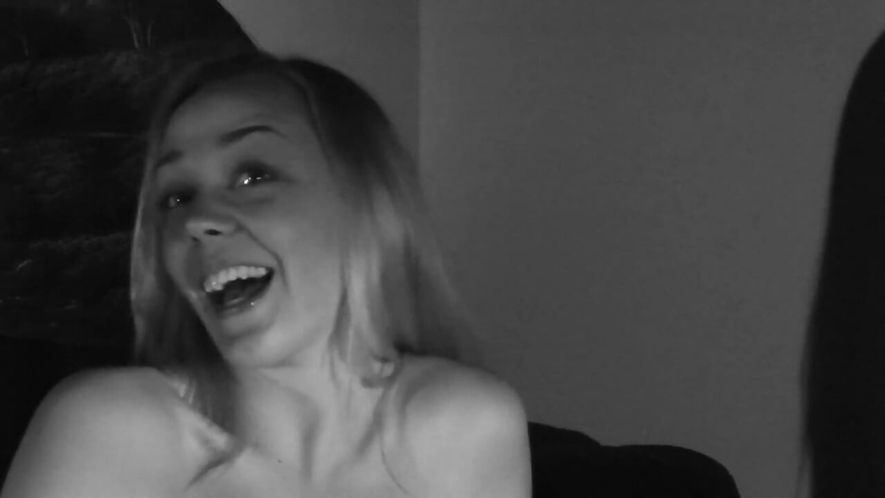 Hot babes love to get fucked - DVD