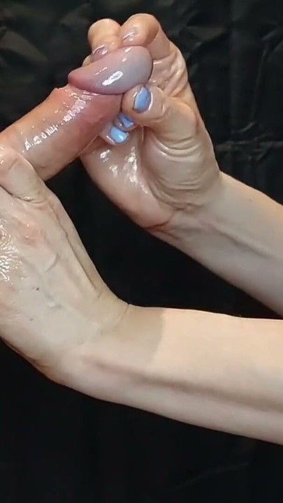 파란 손톱으로 그의 큰 보라색 귀두를 에지하기 (밀킹 타임) | 클립 2