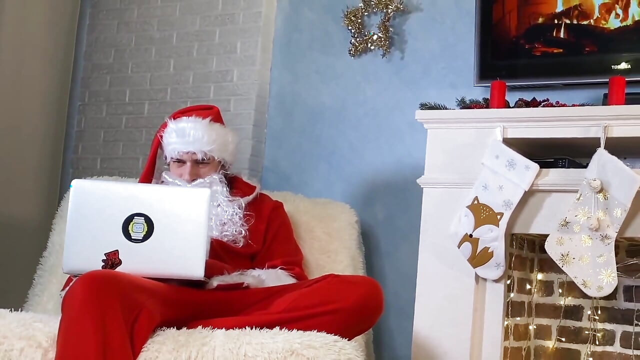 Russische Snegurochka neukt de kerstman // Russische Tsjechos.//