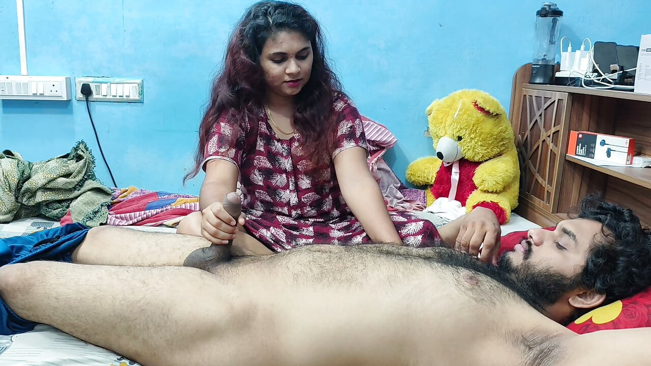 Mallu-vrouw geeft haar man een harde handjob
