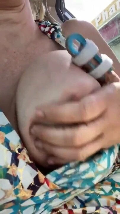 Showing boobs in traffic