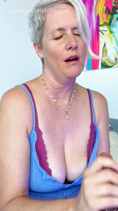 Best Friend’s Mom Rate My Cock and Gave Me JOI | Clip 1