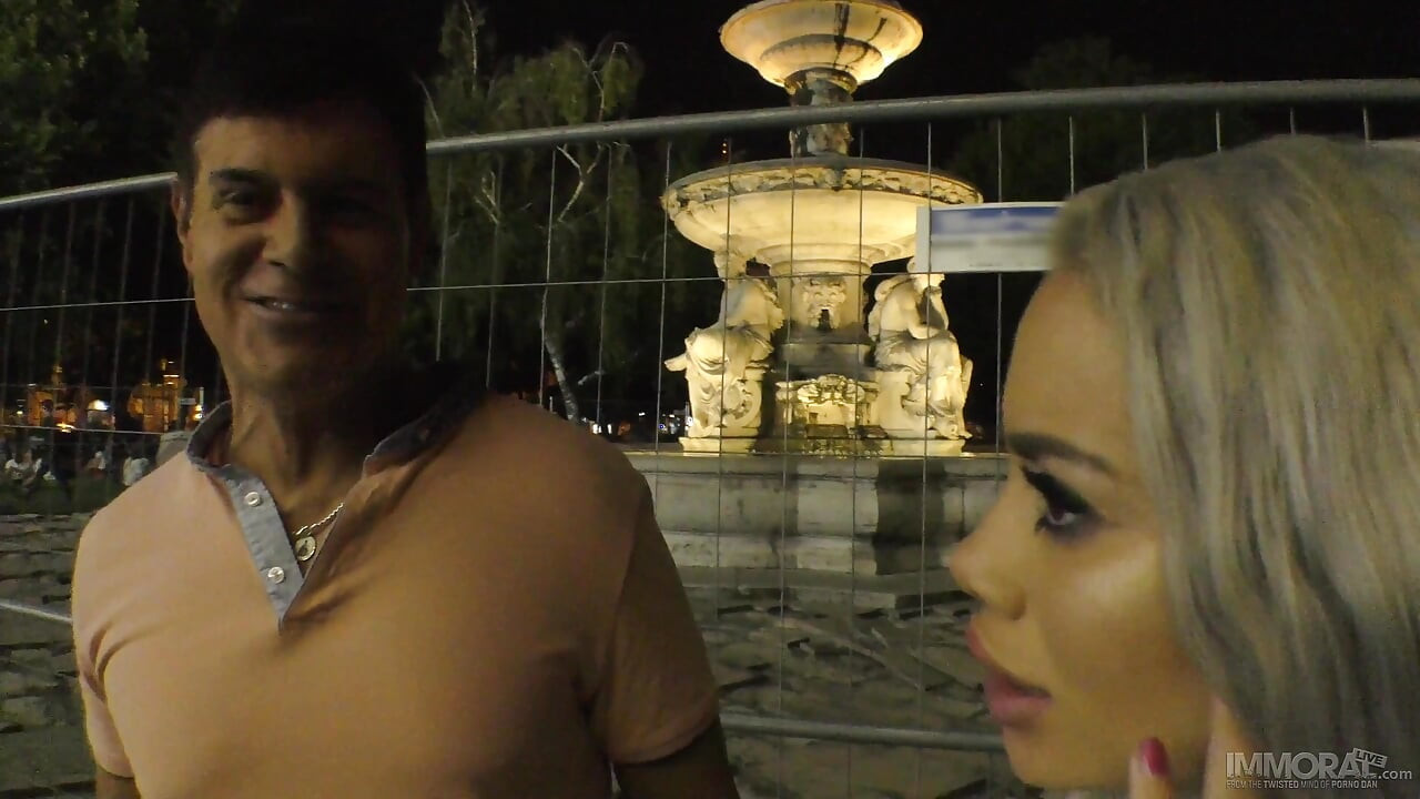 Victoria june squirtet überall auf ehemann und ihren reiseführer