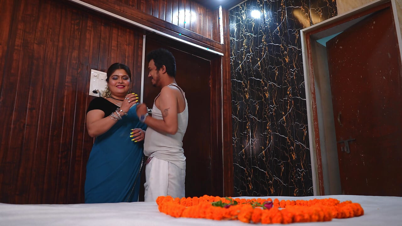 South Indian couples had fucked in the hotel.