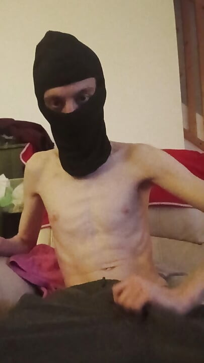 Hung bi chav strip teasing and washing himself and wanking off huge load