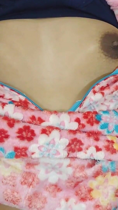 Pakistani beautiful Neighbors Wife Invite Young College Boy in Home | Clip 1