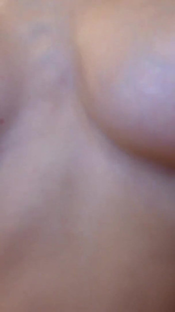 Boldog hálaadást GILF szomszéd - A NEM MEGFELELŐ AJÁNDÉK E17 - MILF STELLA TELJES VIDEÓ | Klip 2