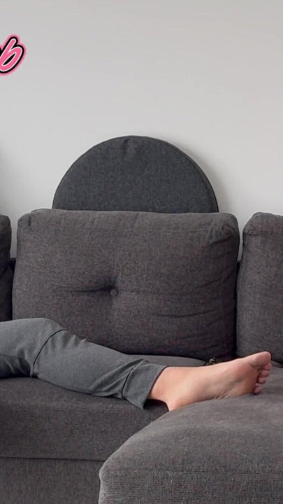 Üvey kız kardeş karşı koyamıyorum ıslak amcığını bana gösteriyor ve denizaltının içine boşalıyor | Klip 2