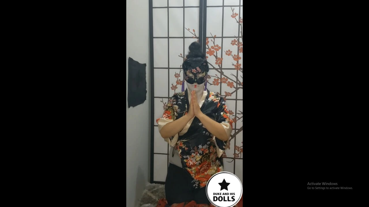 亚洲娃娃角色扮演，日本艺妓在寻欢洞与后台乳房操逼