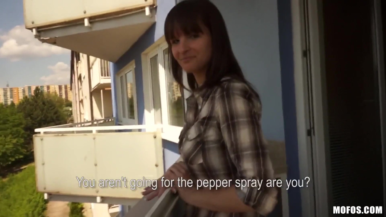 Pickups – Big Natural Rita Peach Gives Stranger a Handjob