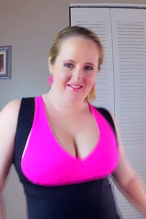 Blowjob & Titfuck Ends with Huge Cumshot