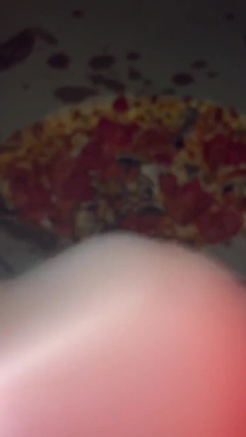 Συγκλονιστική στιγμή από το "PIZZA TEEN MASTURBATION -KINKY FOOD FETISH-FEMALE WEIRD ARAB PORN-REAL ORGASM-AMATEUR- ARABIAN"