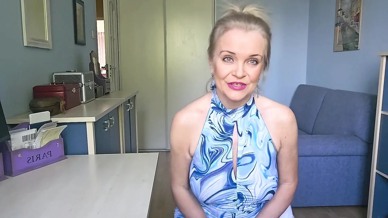 Cougar Blonde MILF Having Fun When No One Is Home