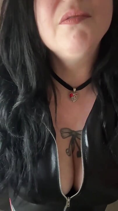 Aos meus pés, a humilhação máxima