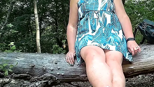 Handjob outdoors in the park in hot weather