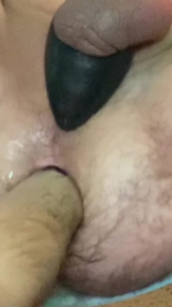 Thrilling moment from "Great fisting session with Fire281.  Good opening, depth, fun with PigHole FF and a good view inside"