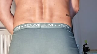 O masturbare frumoasă în fața ta ca să te mulțumească