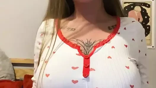 19 y.o Scottish emo showing her tight pussy