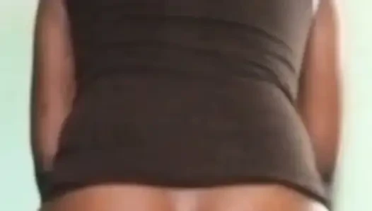 Siyah travesti yarağa biniyor