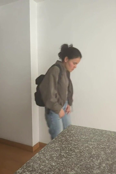 İşe gitmeden önce bir lezbiyen beni yönetiyor