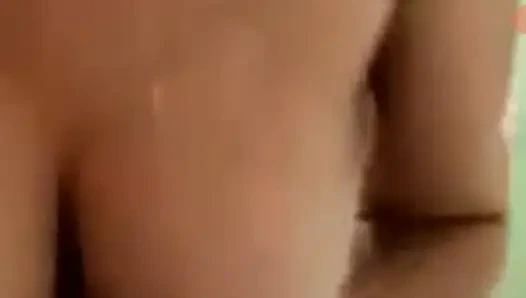 Pagi-pagi bersiap untuk bekerja. mandi dulu
