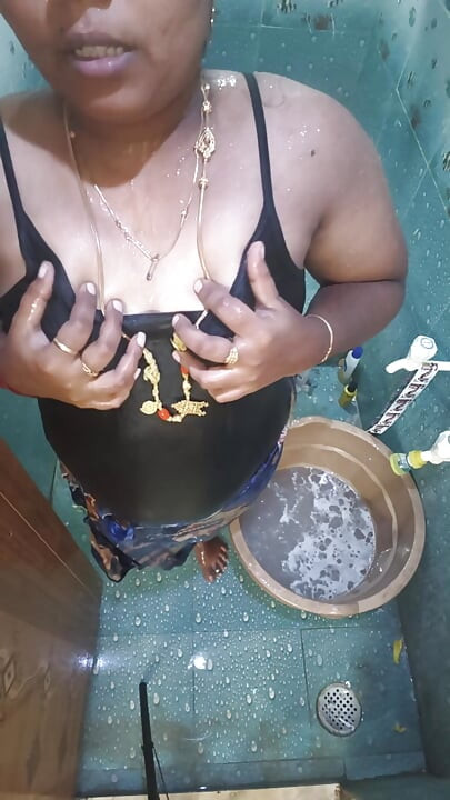 Video bogel mandi desi baru