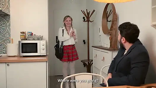 Schulmädigen Kam Für Englischunterricht, Bekam Aber Stattdessen Anal Trainiert