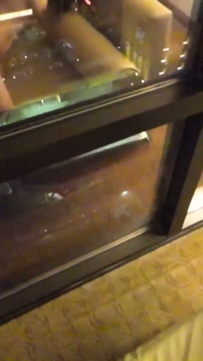 Elbasztam egy ribancot a szájában és a puncijában egy Vegas-i penthouse-ban | 1. rész